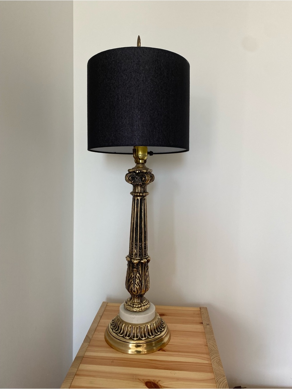 Stunning vintage lamp - brass marble